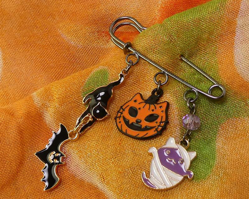 2025 ハロウィン ブローチピンC.「猫のハロウィン/黒」(黒/小