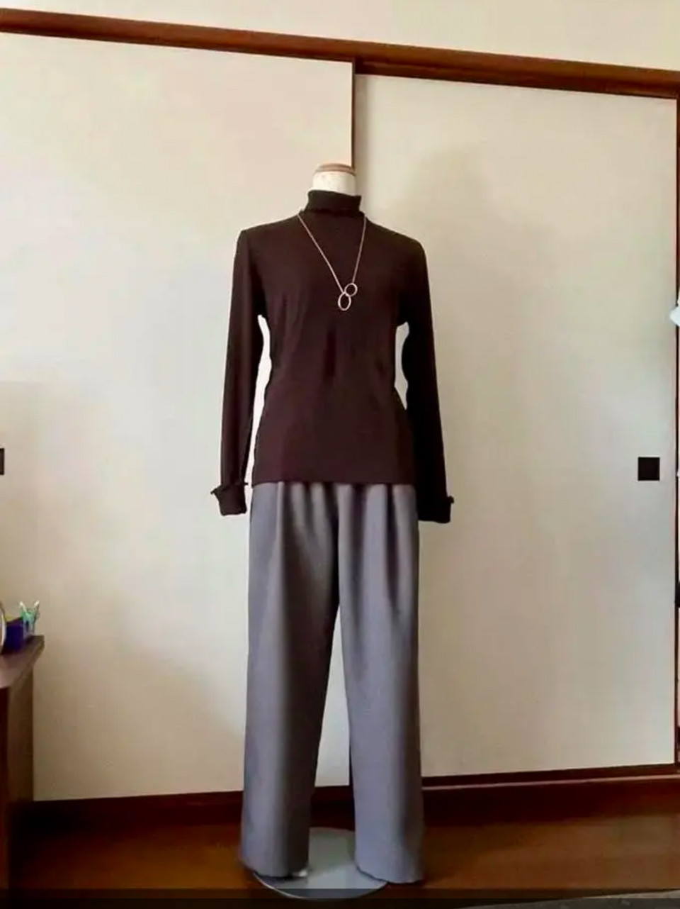 テーパードパンツ