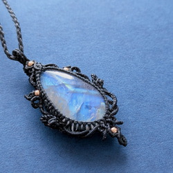 七宝 】グレーサンムーンストーン マクラメネックレス