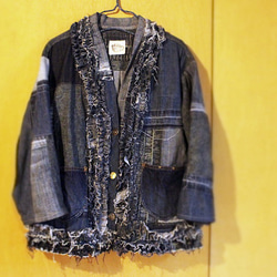 SAYOCAFE再構築、着物リメイクの個性的なパッチワークジャケット SAYOCAFEリメイク、刺し子とパッチのデニム再構築ジャケット