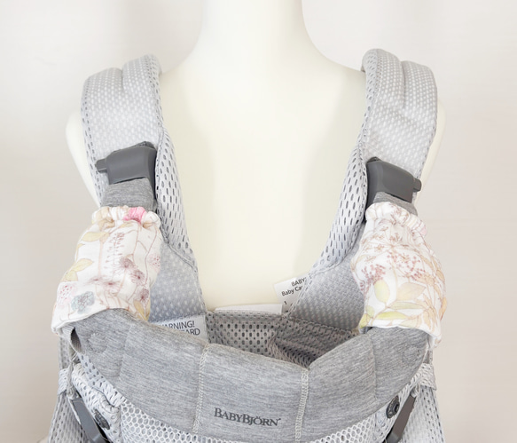 ☆ベビービョルンHARMONY、ONE、ONEKAI、アンジェレッテ用 リバーシブルよだれカバー☆リバティプリントイルマ 3枚目の画像