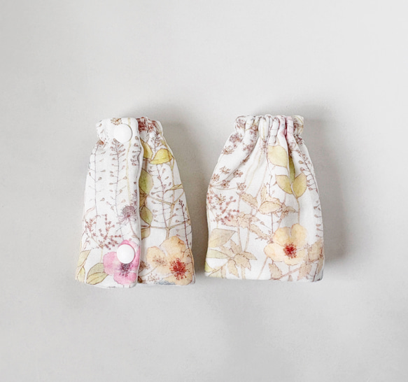 ☆ベビービョルンHARMONY、ONE、ONEKAI、アンジェレッテ用 リバーシブルよだれカバー☆リバティプリントイルマ 1枚目の画像