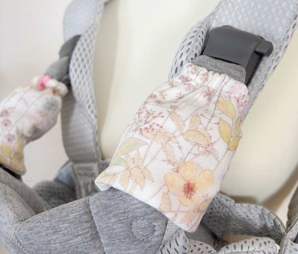 ☆ベビービョルンHARMONY、ONE、ONEKAI、アンジェレッテ用 リバーシブルよだれカバー☆リバティプリントイルマ 2枚目の画像