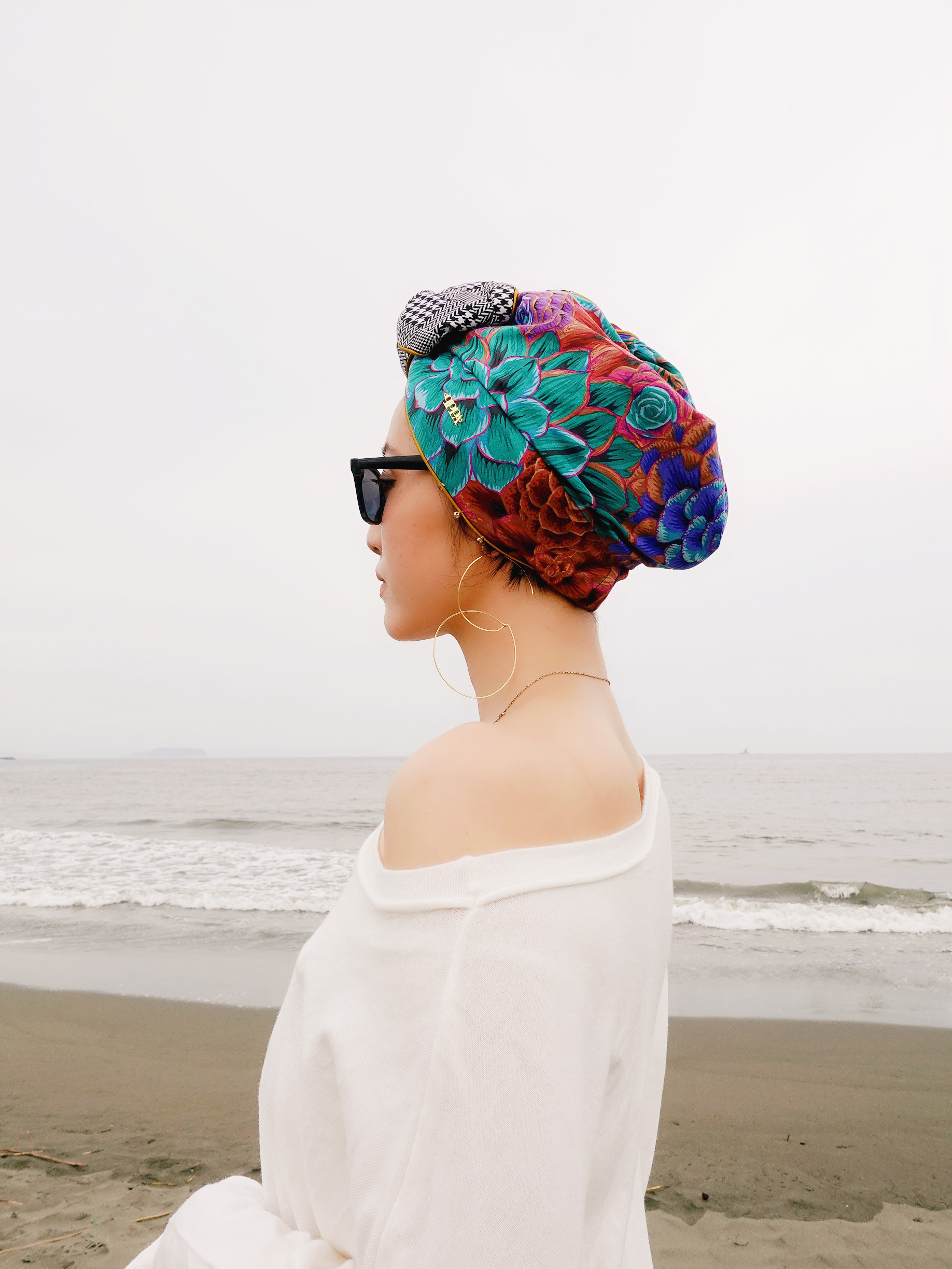 Mono  Bloomリバーシブル耳元ビジュー 全て包み込むヘアラップ カバーのみ　qppA®︎ キュッパ　ケア帽子