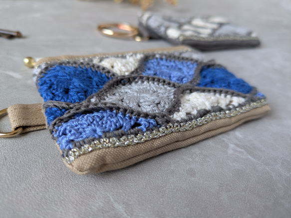 手のひらサイズ　カラビナを付けてチャームにも✦　モロッカンモチーフのミニポーチ　sサイズ 6枚目の画像