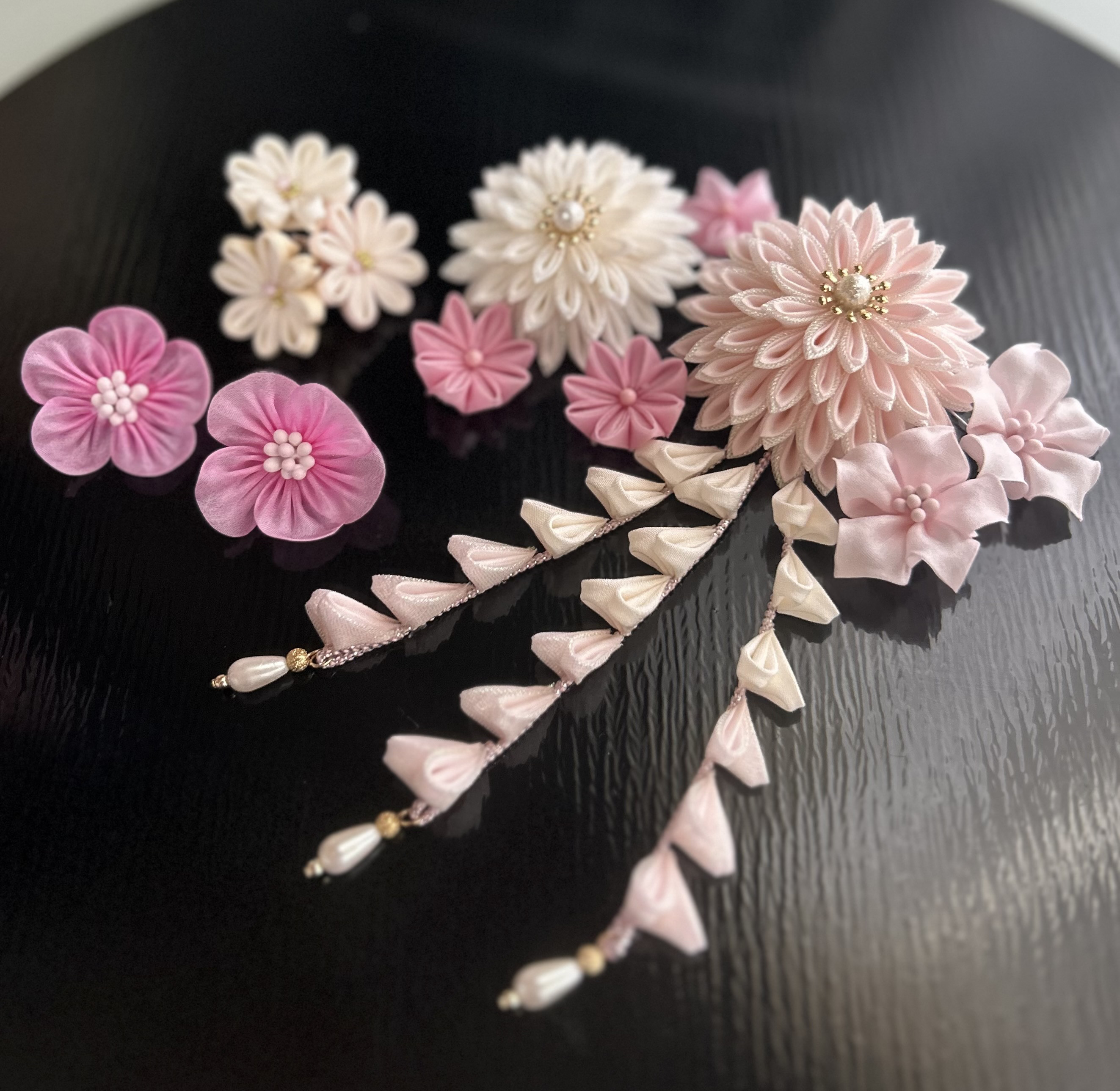 【即日発送】つまみ細工　成人式髪飾り（桜色、シャーパール）