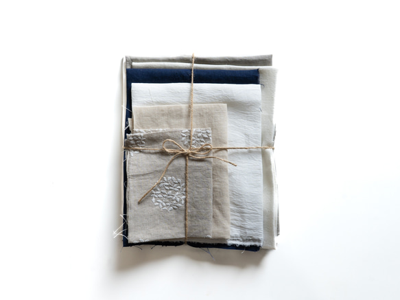 【creema限定】日本のリネン/大きなはぎれセット300ｇ以上　送料無料 1枚目の画像