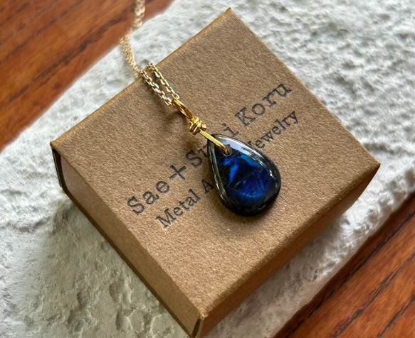 K２４純金◇フィンランドの宝石◇スペクトロライト（スペクトルライト）ペンダントトップ 2枚目の画像