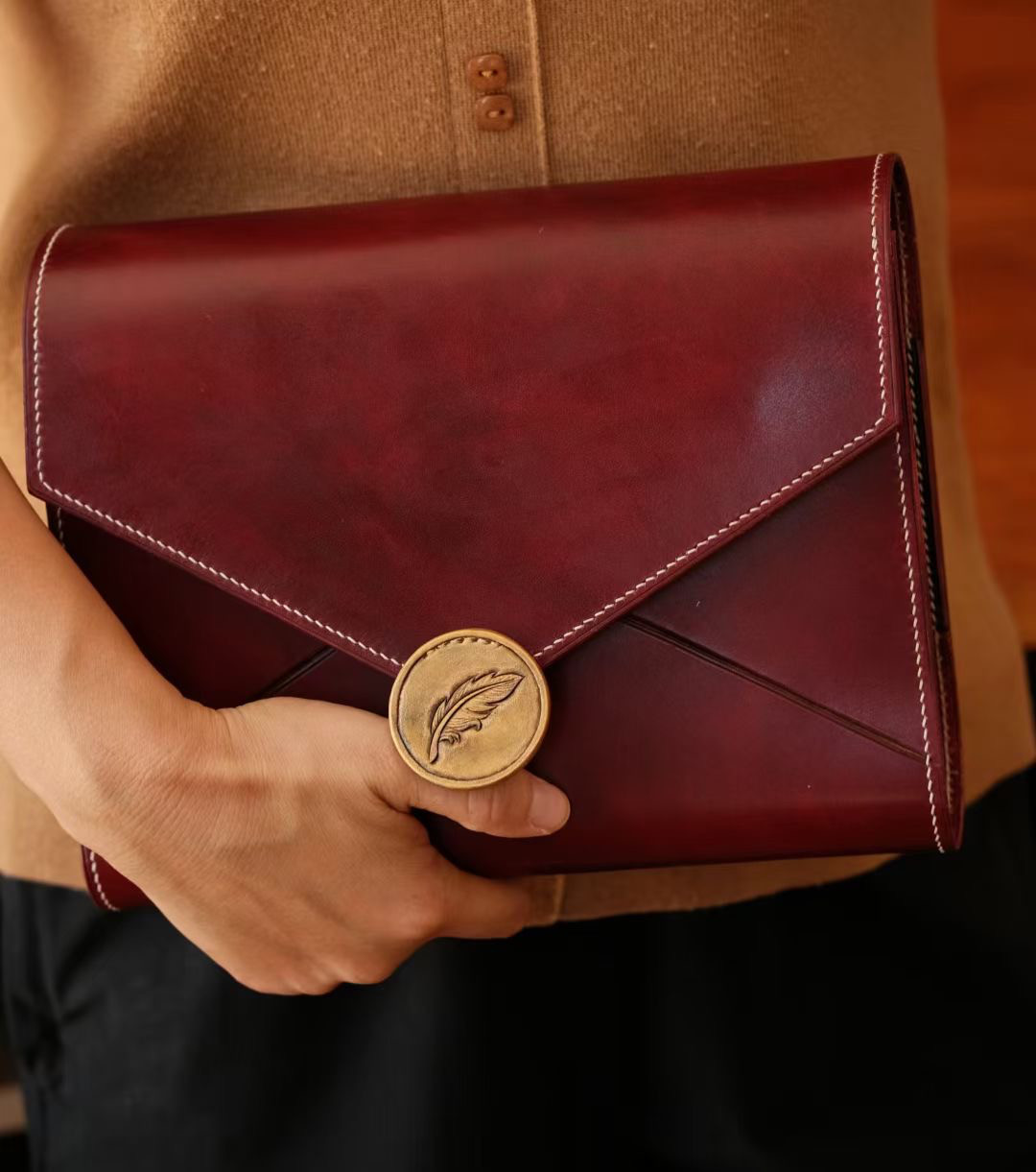 手縫い本革 手帳カバー／クラッチ風 信封デザイン