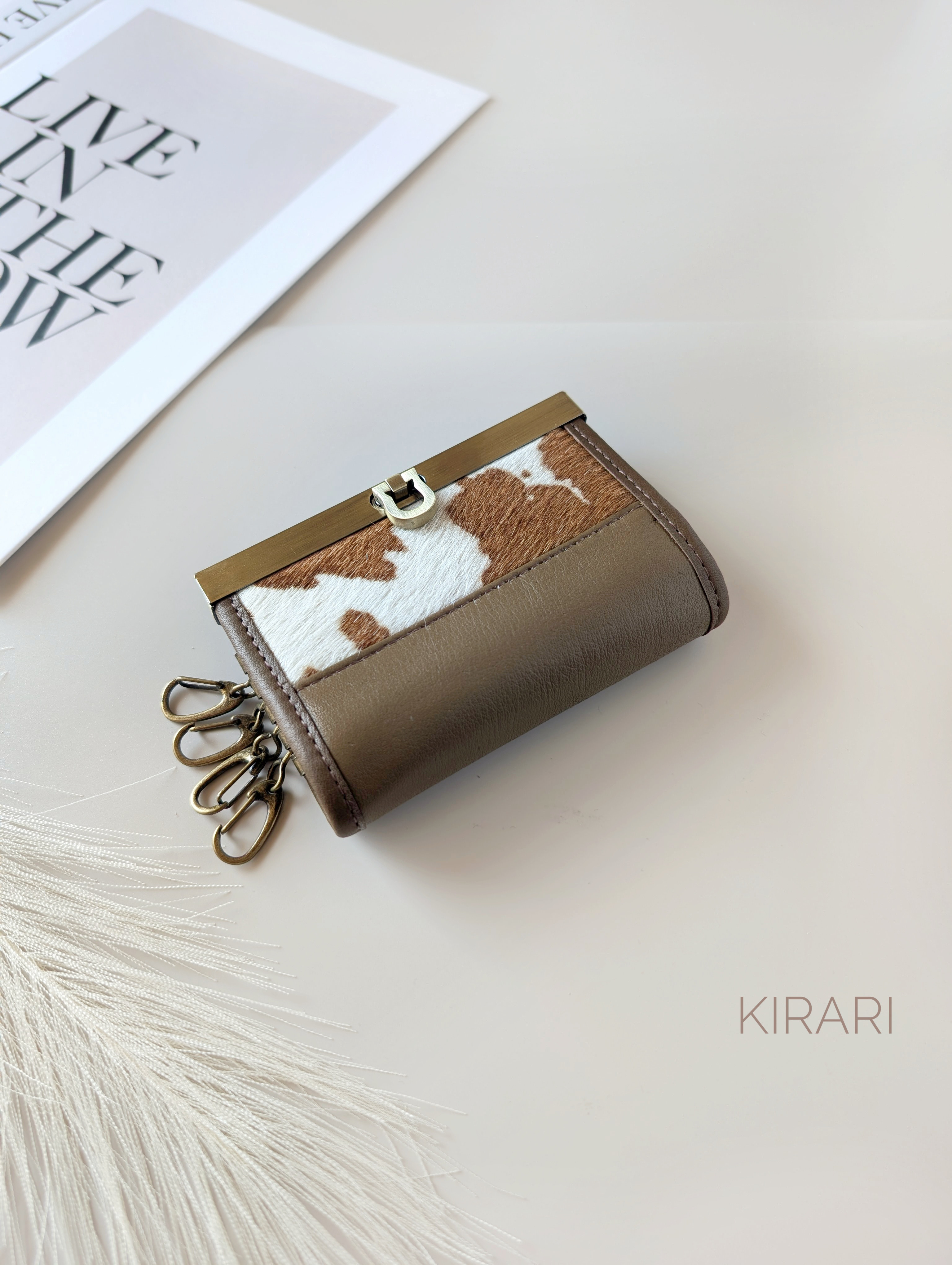 スマートキー＆カード収納◎ 【個性際立つ大人のホルスタイン】本革×ホルスタイン柄ハラコ キーケース｜深みオリーブ本革