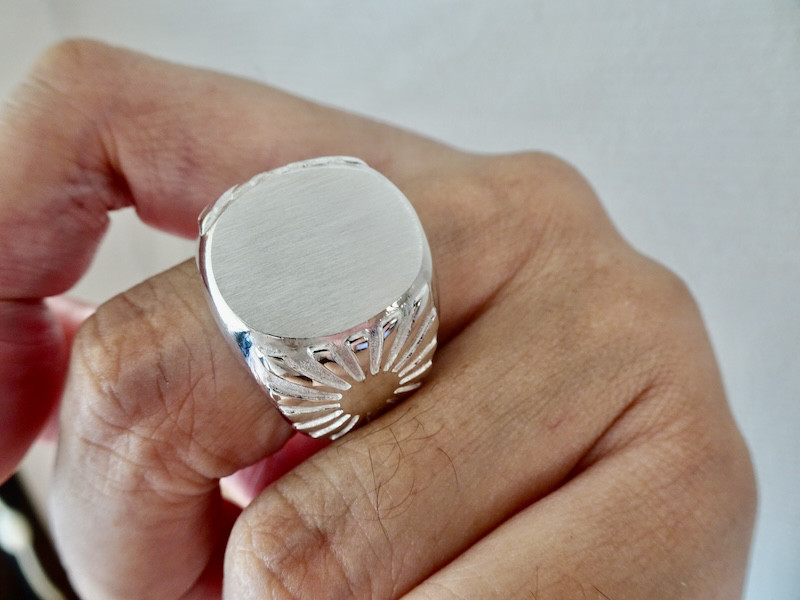 仁尾彫金『太陽の楕円印台リング、ヘアライン』ハンドメイド467