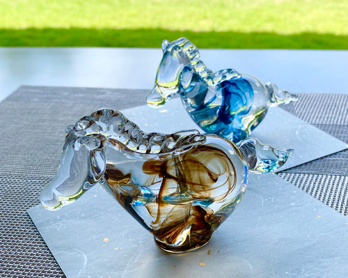 ガラス工芸 馬と騎手 躍動感あふれるインテリア置物 カウボーイ 馬 午年 df432bb77879bd1781a58c6ec00f5c