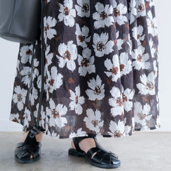 秋も大活躍！福袋 【上下2点セット】ネイビーリネンブラウス✖️花柄スカート / 送料無料 / F2025-D-NV 6枚目の画像