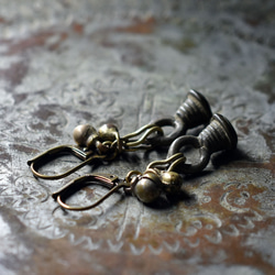 アンティークボヘミアビーズとたわわなクォーツ、カレンシルバーのお花