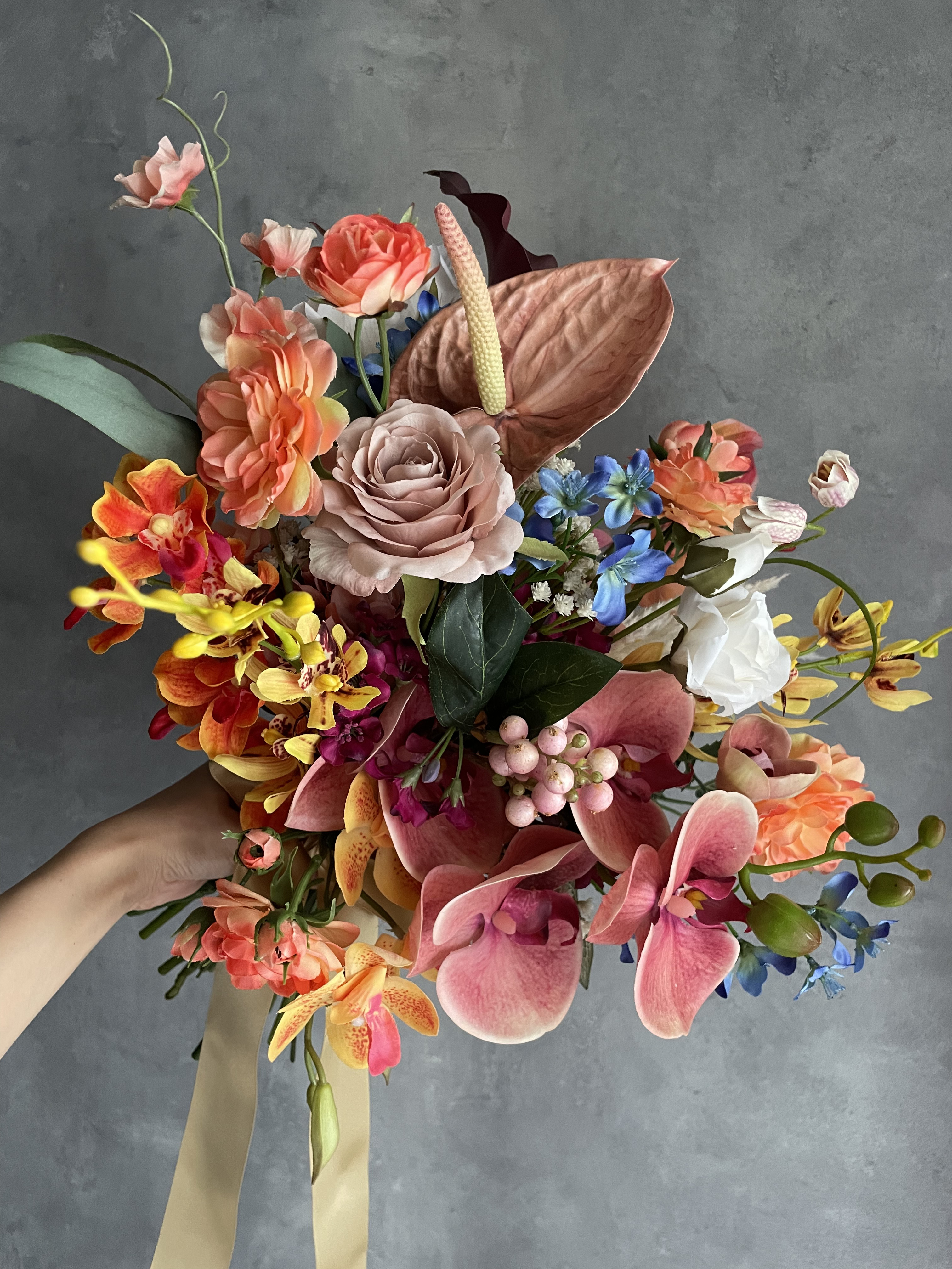elegant colorfulブーケ　ウェディングブーケ／造花ブーケ／アーティフィシャルフラワー／胡蝶蘭ブーケ