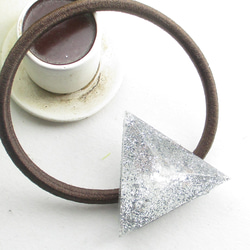 クォーツが頬ずりするように、この三角もツルツル滑ります♪(ぼぼ屋のヘアゴム)SH239 2枚目の画像