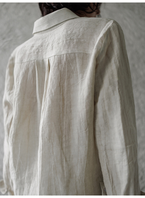リネン100% ロングシャツ ウェーブ風テクスチャー 特殊揉み加工 ヴィンテージ風 秋の通勤 リラックスシルエット 5枚目の画像
