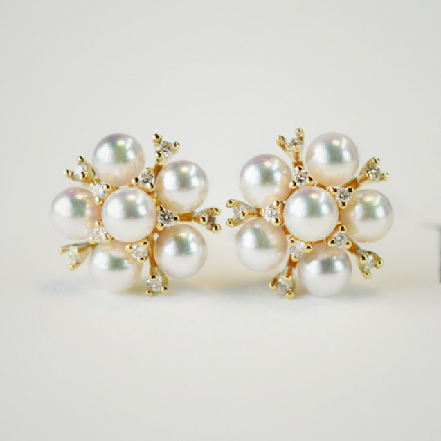 ルミナ ファイアーワークス コレクション 18K ゴールド イヤリング 3.4-3.7mm アコヤホワイトパール スタッドイヤリ