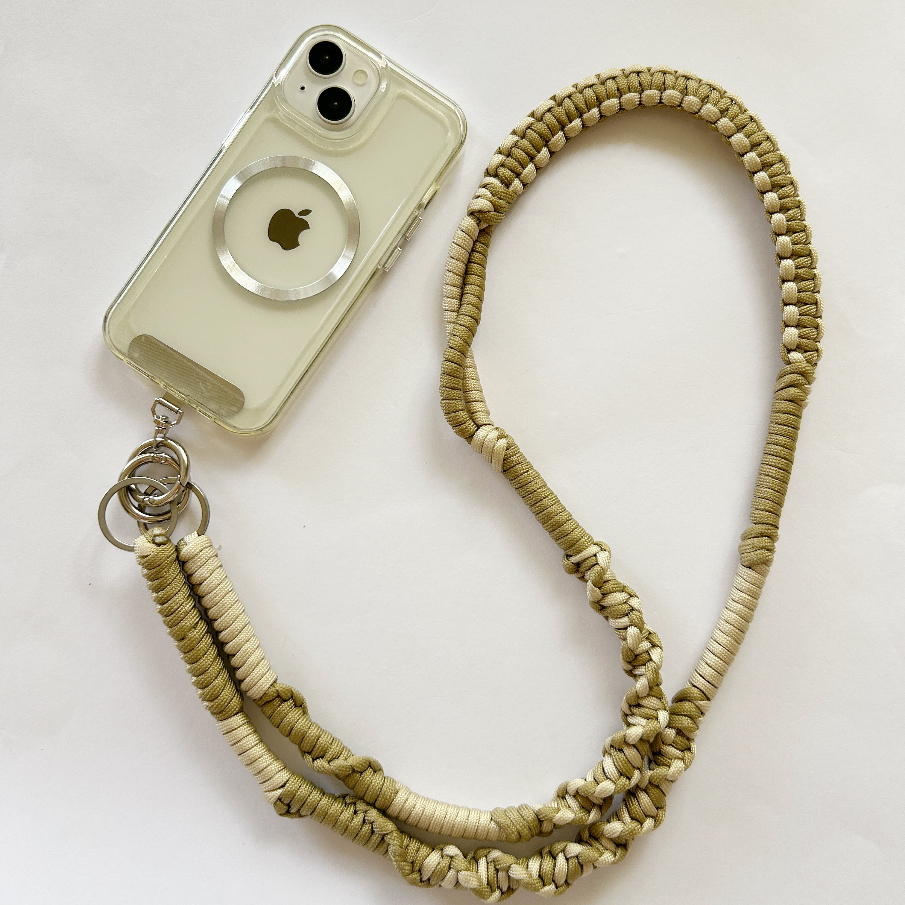 【MagSafe対応】iPhone17/17air/16 / 15 / 14  パラコードストラップショルダー付き
