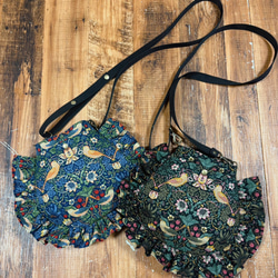 新作♪360度かわいい6面トートバッグ：デニムリメイク×いちご柄 トート