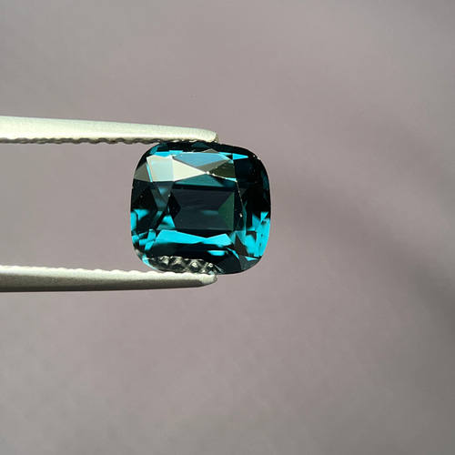 ブルースピネル1.71ctNatural blue Spinel 日本宝石ソー付 ネックレス