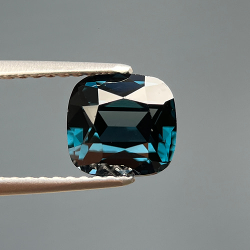 ブルースピネル1.71ctNatural blue Spinel 日本宝石ソー付 ネックレス