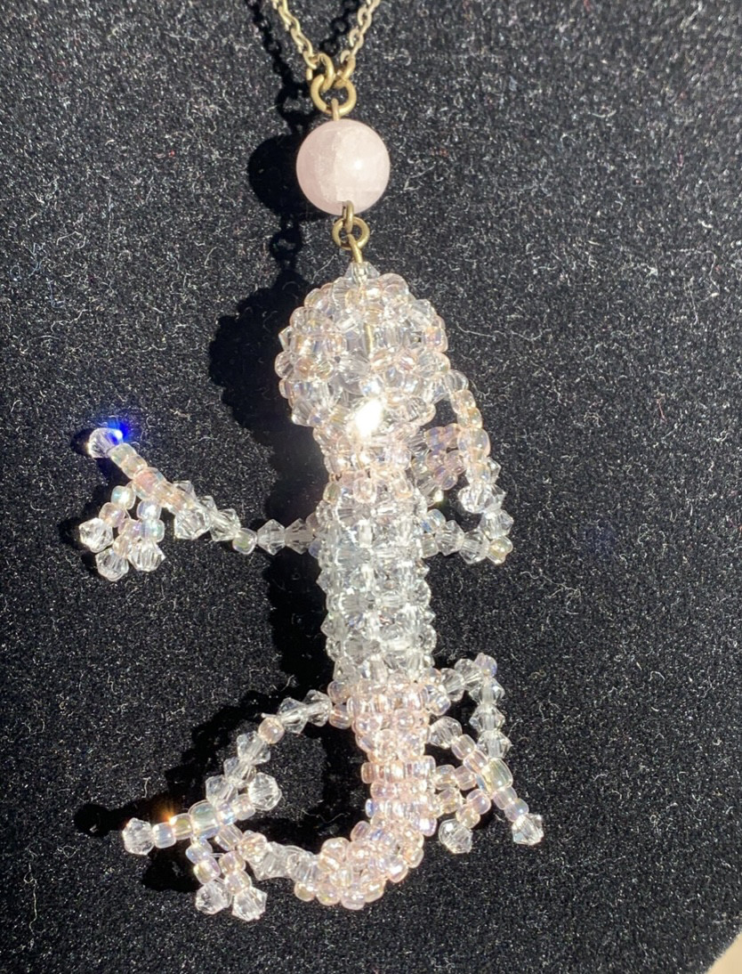 シルエットヤモリキラキラネックレス♪（ローズクォーツ）