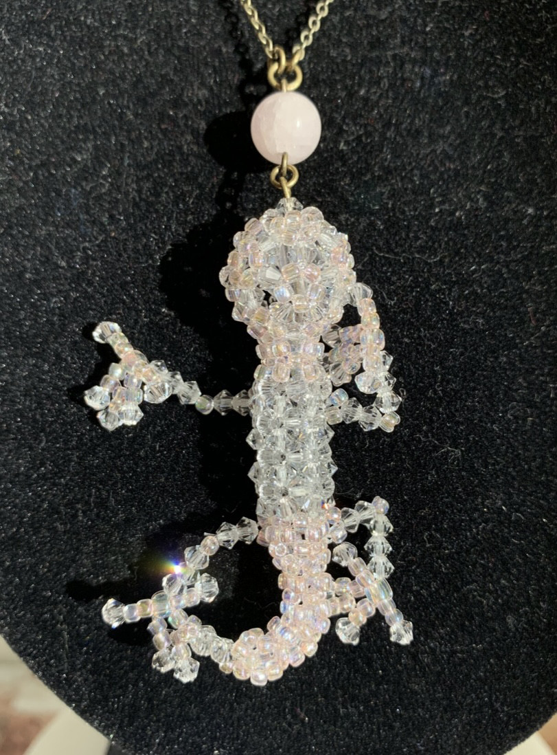 シルエットヤモリキラキラネックレス♪（ローズクォーツ）