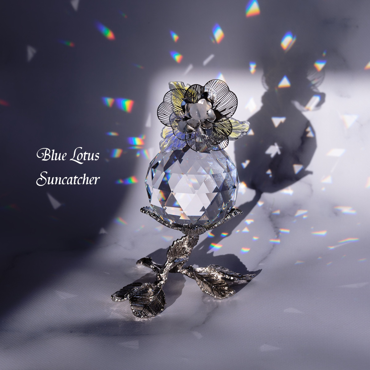 シルバー＊クリスタルガラスとフラワーモチーフのオーナメント／置き型サンキャッチャー