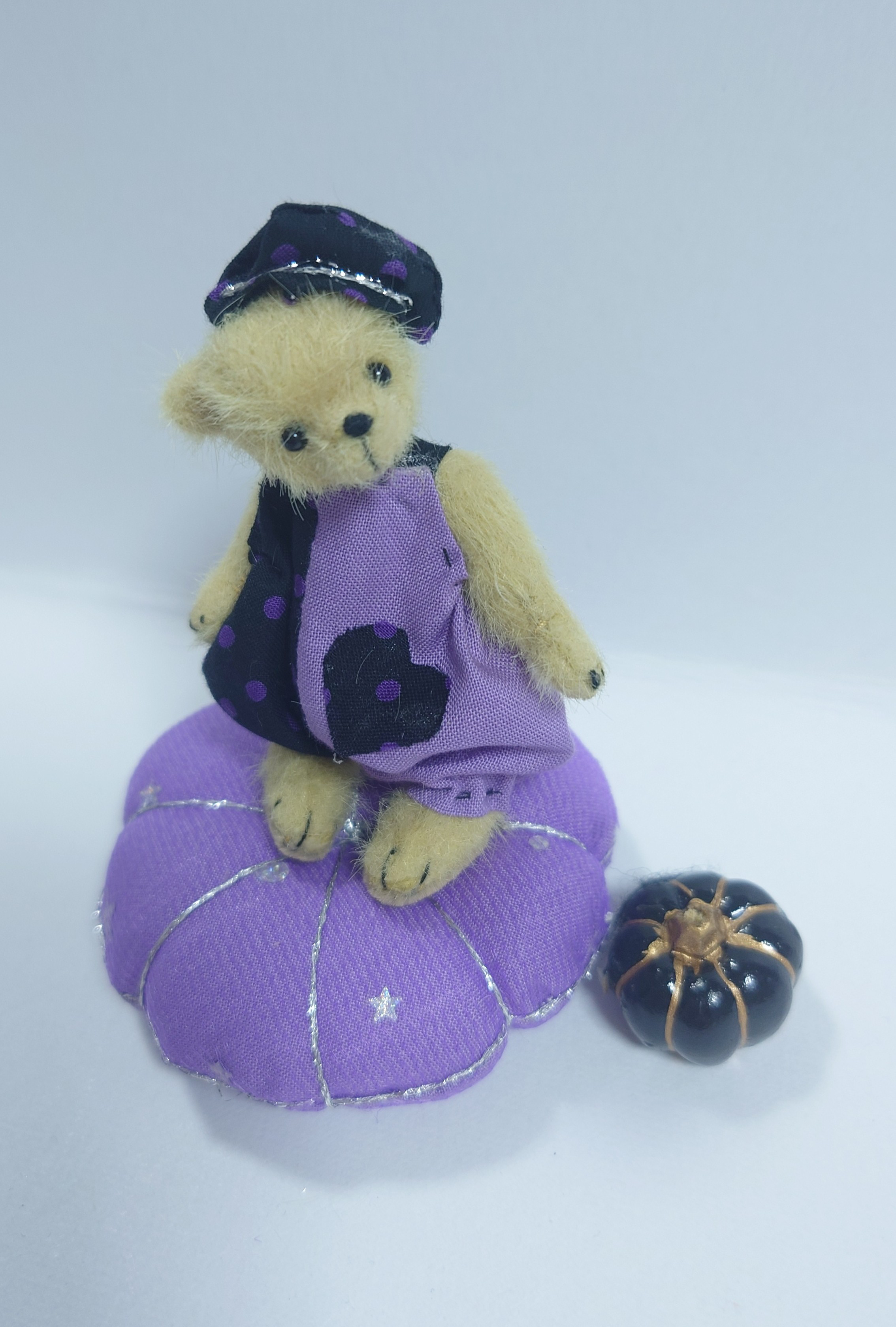 ちびくまちゃん　６センチ  ハロウィン　ピンクッション