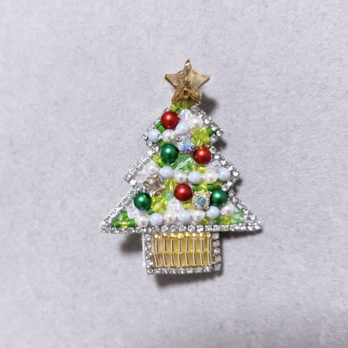 大きなお星様⭐︎クリスマスツリーのビーズ刺繍ブローチ ブローチ