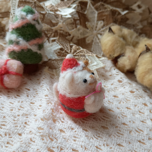 羊毛フェルト　サンタクロースロバさん 羊毛フェルト サンタクロースロバさん 羊毛フェルト サンタクロース