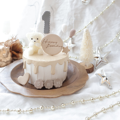 くまさんのベージュクレイケーキ☆ハーフバースデー誕生日ケーキ