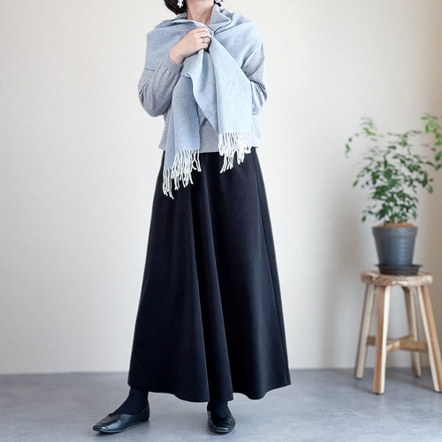 RATAさん　ふんわり広がる大人のコーデュロイフレアスカート　【完売品】ブラック RATAさん ふんわり広がる大人のコーデュロイフレアスカート 【完売品