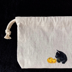 ハロウィン⭐︎『黒猫とかぼちゃ』手描きコットンリネン巾着 ベージュ 4枚目の画像