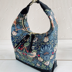 倉敷帆布　ウィリアムモリス　いちご泥棒　2way　ショルダーバッグ　軽量　自立　ホーボーバッグ　ハーフムーンバッグ　　 3枚目の画像