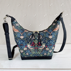 倉敷帆布　ウィリアムモリス　いちご泥棒　2way　ショルダーバッグ　軽量　自立　ホーボーバッグ　ハーフムーンバッグ　　 2枚目の画像