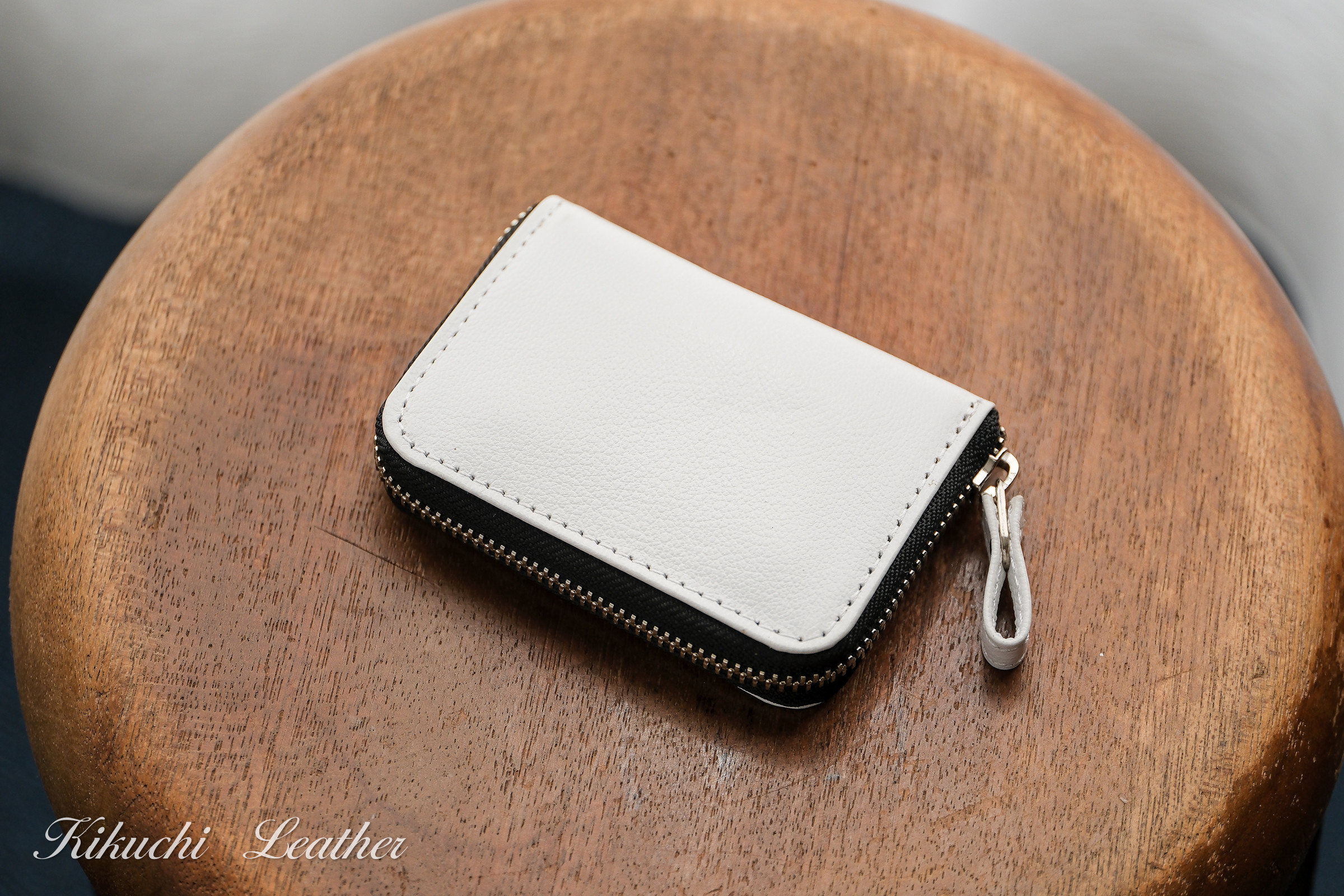 一点もの《CHLOE》◇ラウンドファスナー小銭入れ　ホワイト　LE112