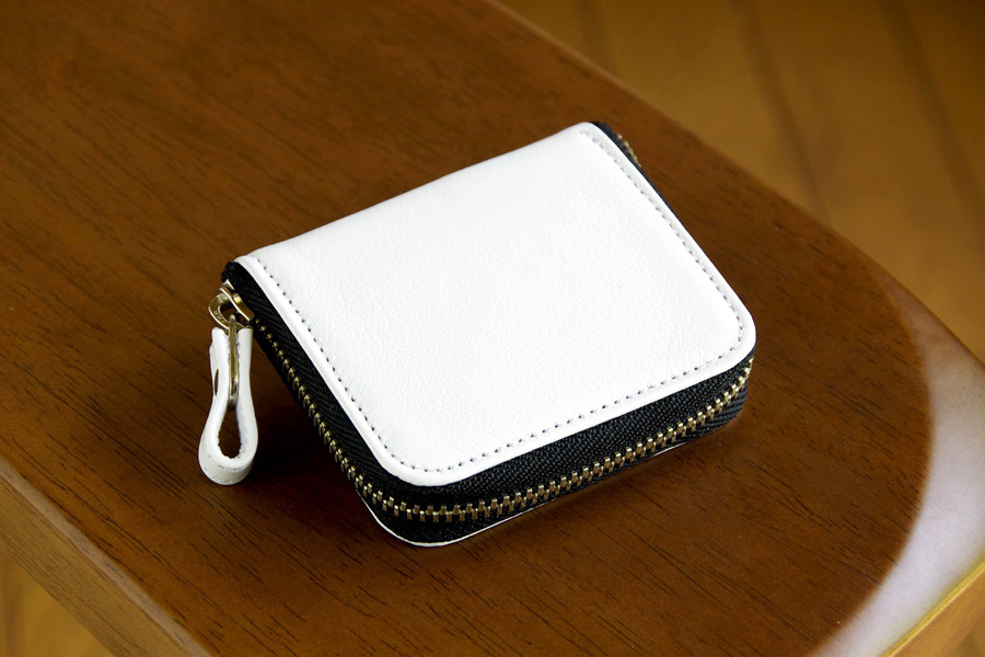 一点もの《CHLOE》◇ラウンドファスナー小銭入れ◇スリム　ピンク　LE115