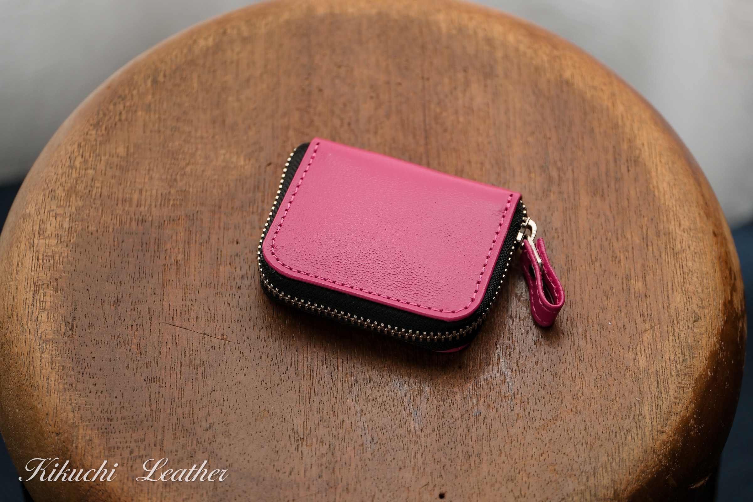 一点もの《CHLOE》◇ラウンドファスナー小銭入れ◇スリム　ピンク　LE115