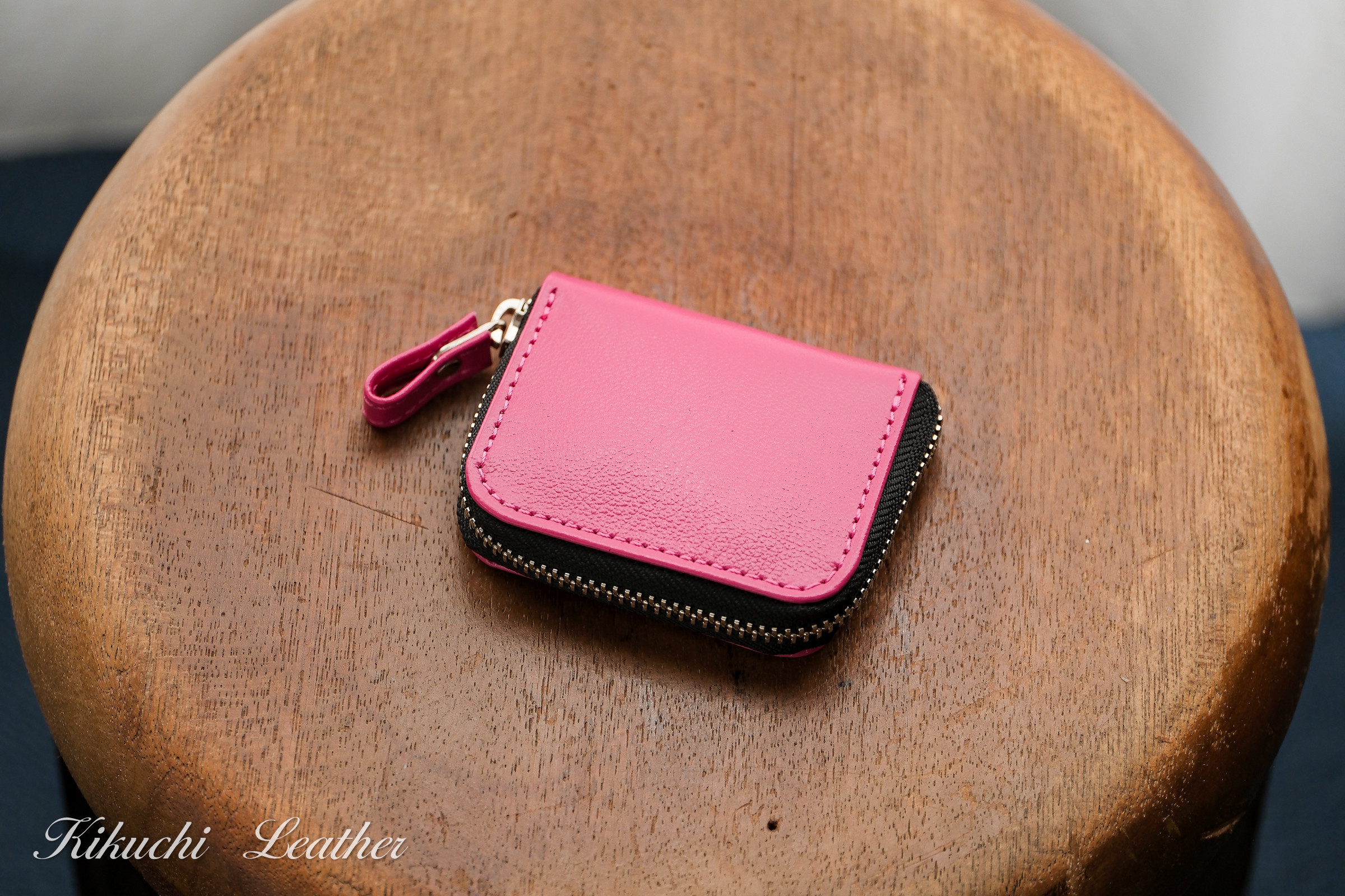 一点もの《CHLOE》◇ラウンドファスナー小銭入れ◇スリム　ピンク　LE115