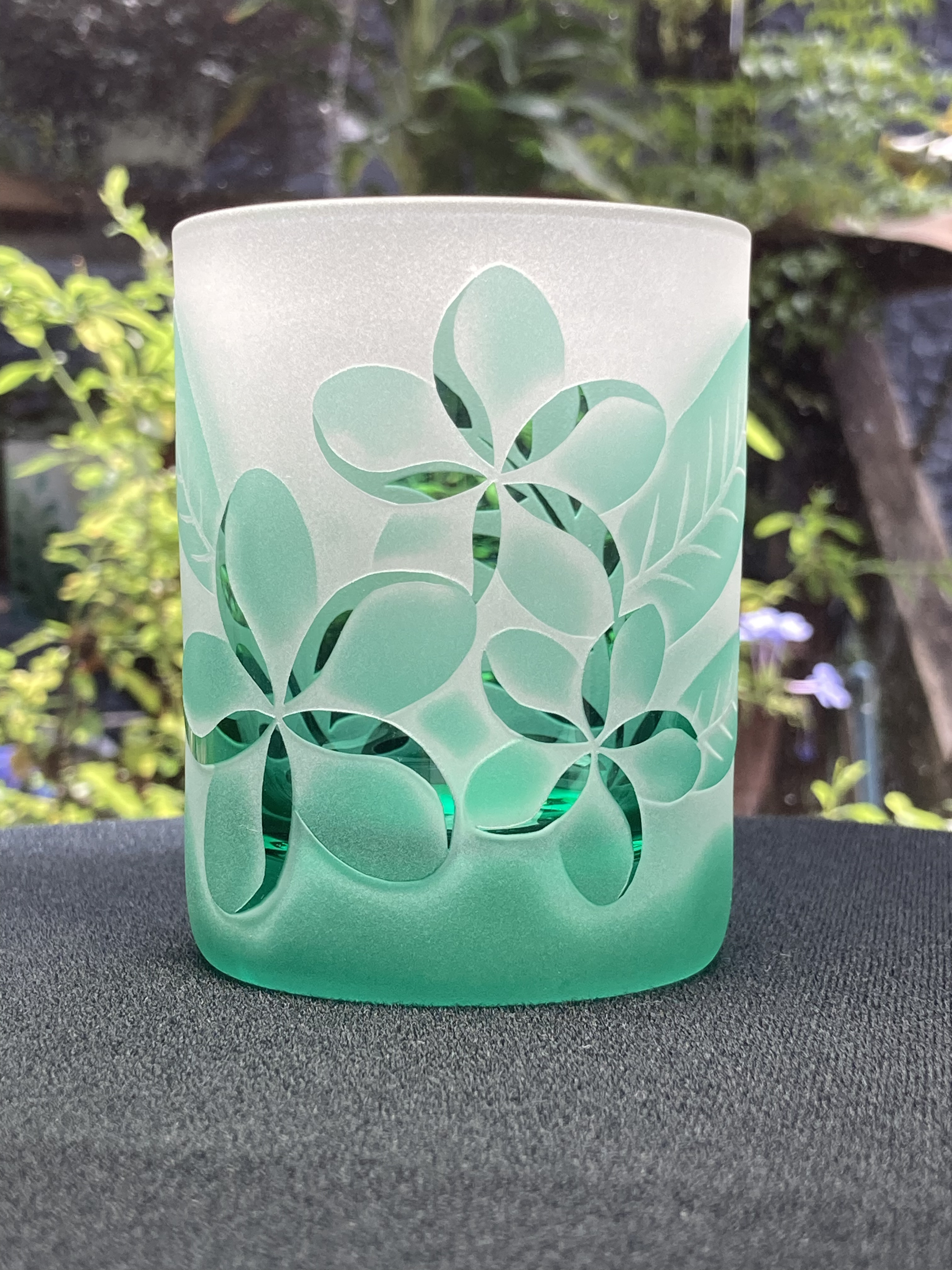 トロピカルフリーグラス　〈プルメリア 〉　エメラルドグリーン（1個）