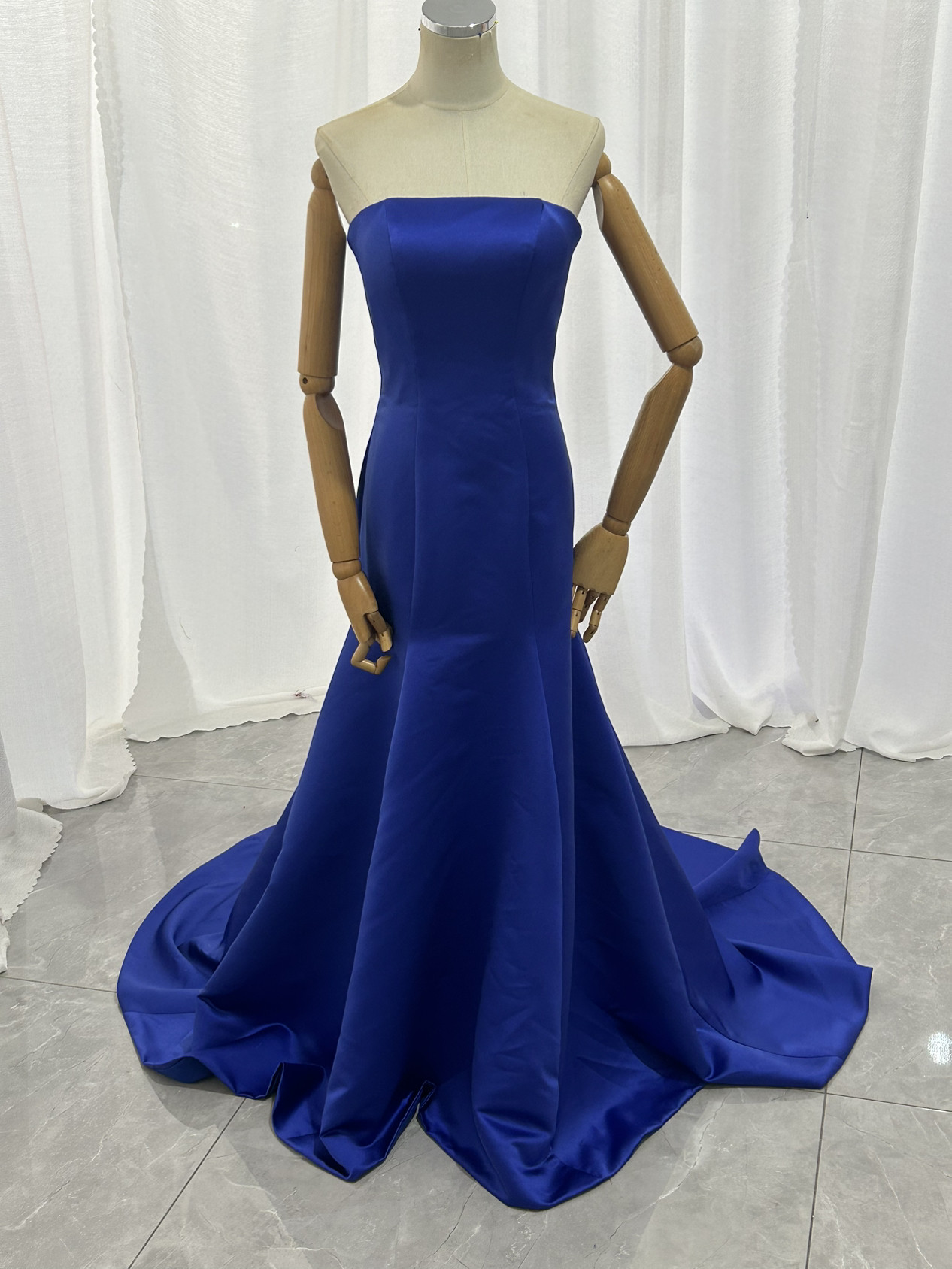 送料無料！カラードレス マーメイドライン ブルー 光沢サテン ファスナー ビスチェドレス エレガント クラシカル