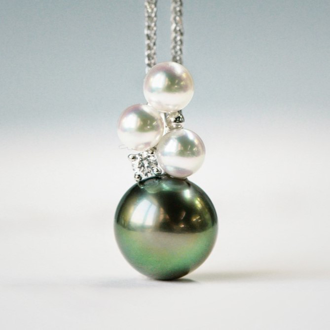 ルミナシグレ PT900 ダイヤモンドペンダント 9-10mm タヒチアンピーコックグリーンパール 高品質ネックレス：エレガント