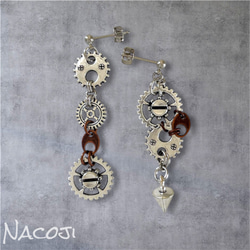 アシンメトリー歯車のピアス -N 1枚目の画像