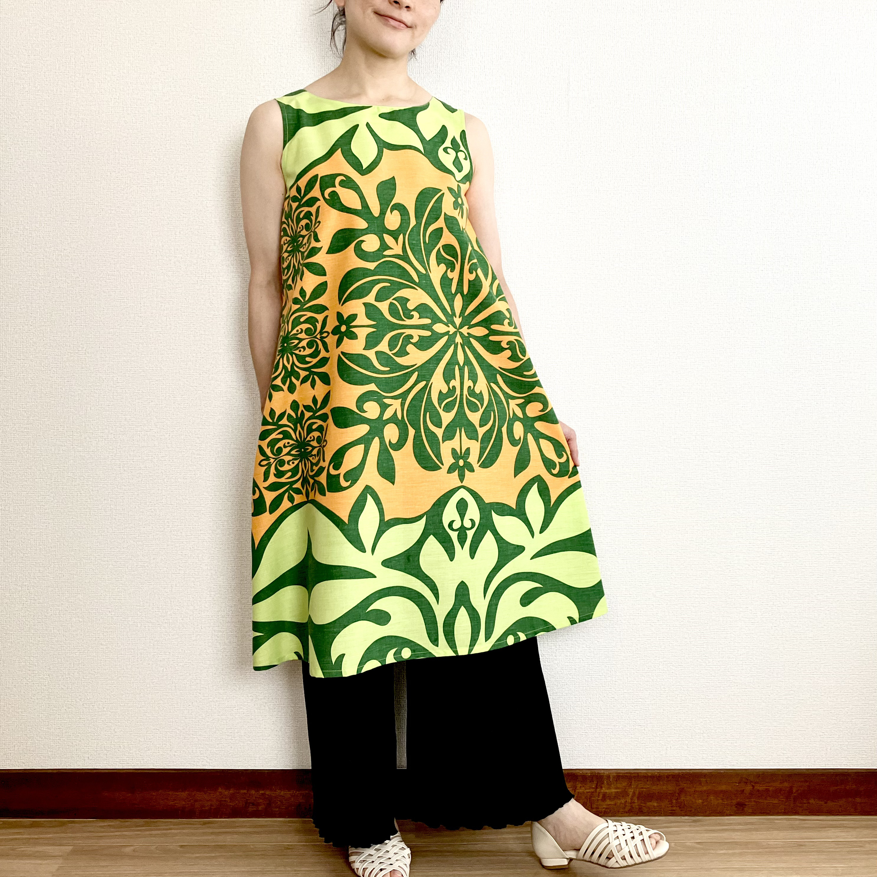 《新作》【ハワイアンファブリック】ハワイアンキルトモチーフのフレアワンピース【S~3L】オレンジ×グリーン