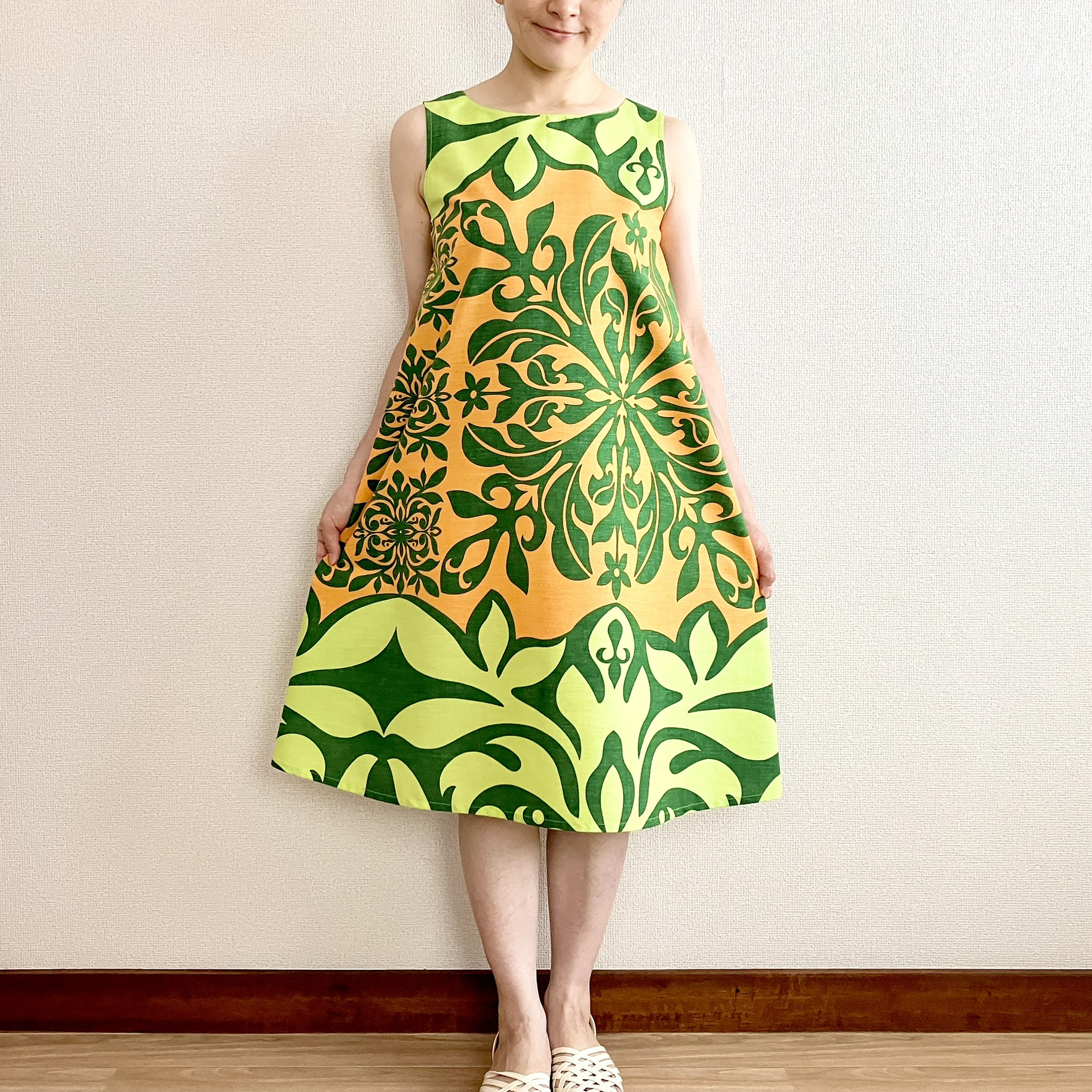《新作》【ハワイアンファブリック】ハワイアンキルトモチーフのフレアワンピース【S~3L】オレンジ×グリーン