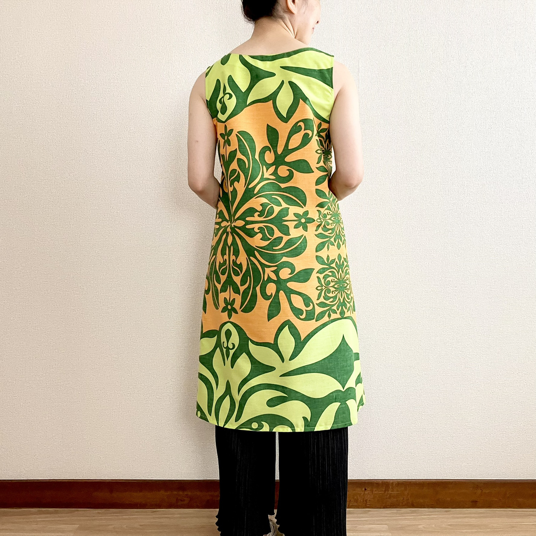 《新作》【ハワイアンファブリック】ハワイアンキルトモチーフのフレアワンピース【S~3L】オレンジ×グリーン