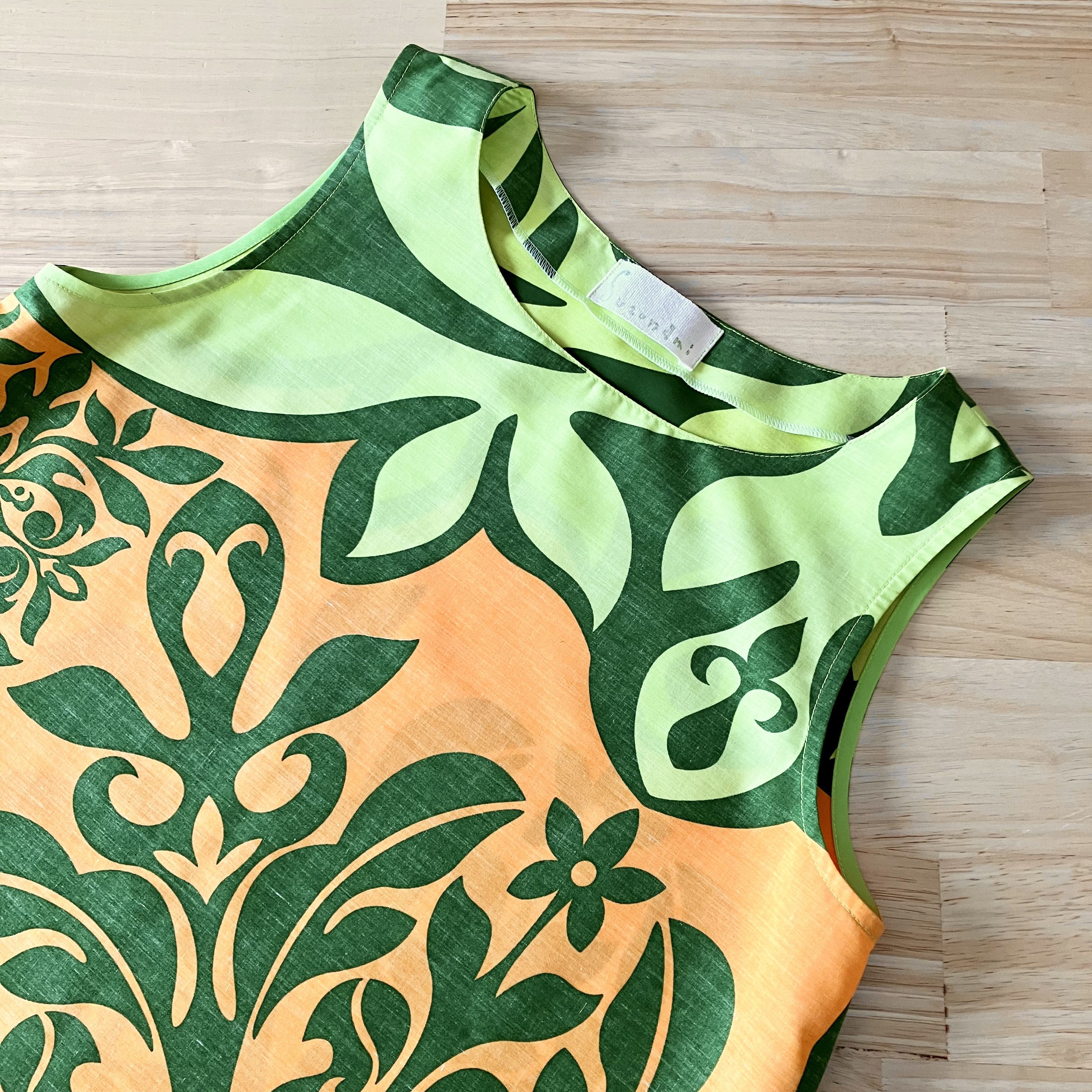 《新作》【ハワイアンファブリック】ハワイアンキルトモチーフのフレアワンピース【S~3L】オレンジ×グリーン