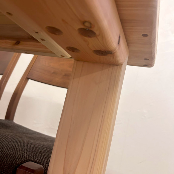 【みんなが安心して使える＊全ての角を丸めたダイニングテーブル・ベンチ付】国産ヒノキ　ロの字脚　【オーダー可】 8枚目の画像